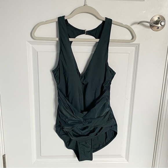 New! MagicSuit Plot Twist Valerie One Piece Swimsuit 35151 - Picture 2 of 12